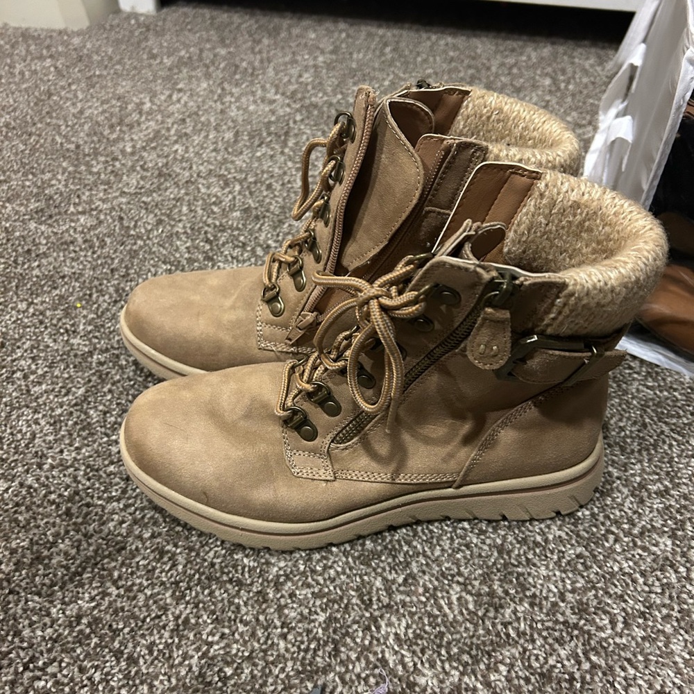 White Mountain Brown Ankle Boots